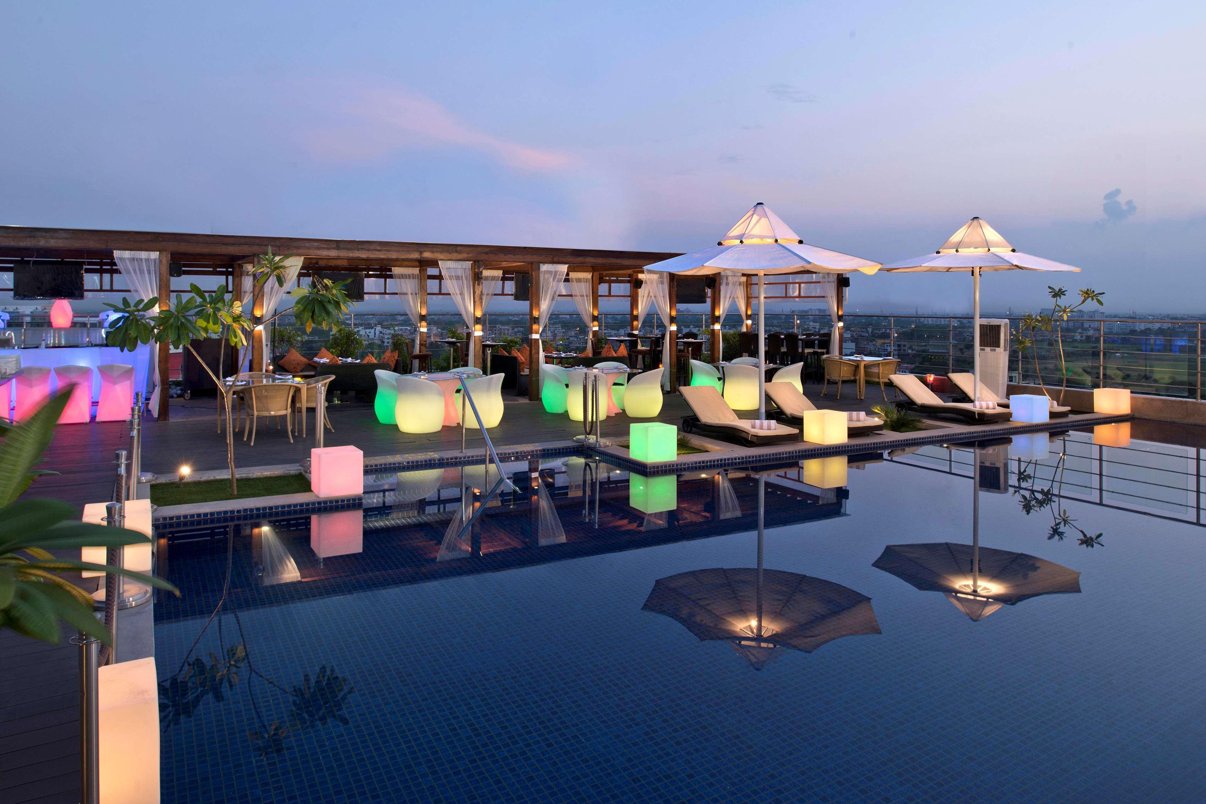 Radisson Blu Jaipur Hotel Ngoại thất bức ảnh