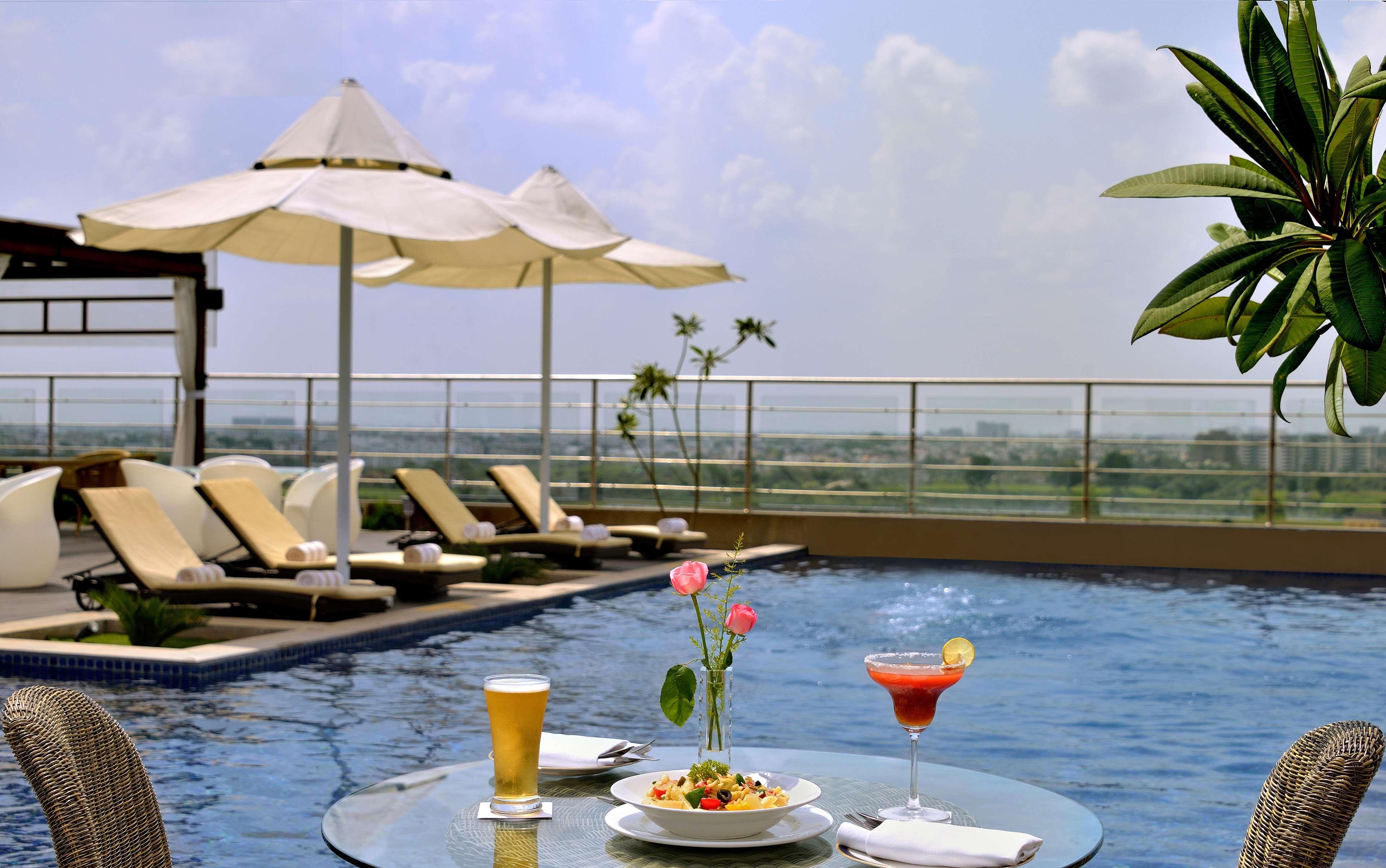 Radisson Blu Jaipur Hotel Ngoại thất bức ảnh