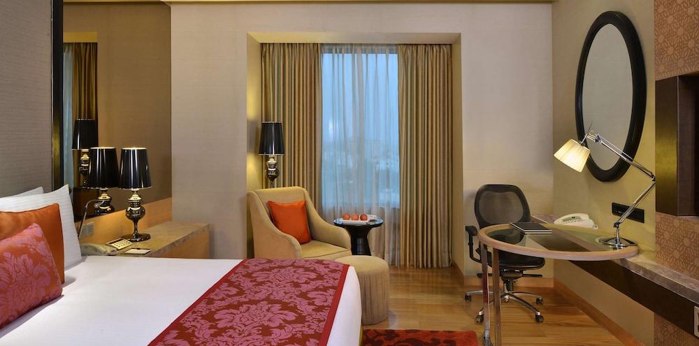 Radisson Blu Jaipur Hotel Ngoại thất bức ảnh