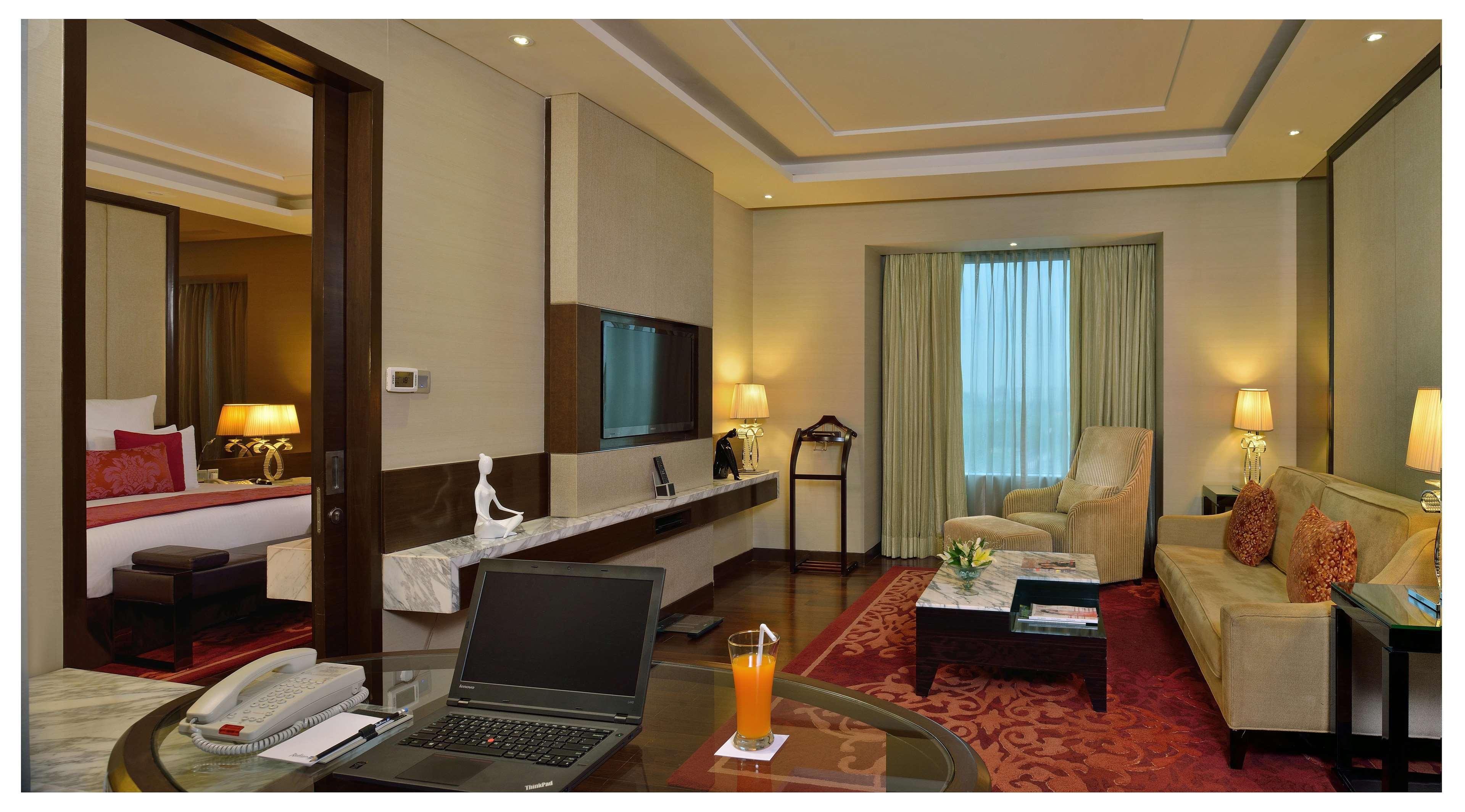 Radisson Blu Jaipur Hotel Ngoại thất bức ảnh