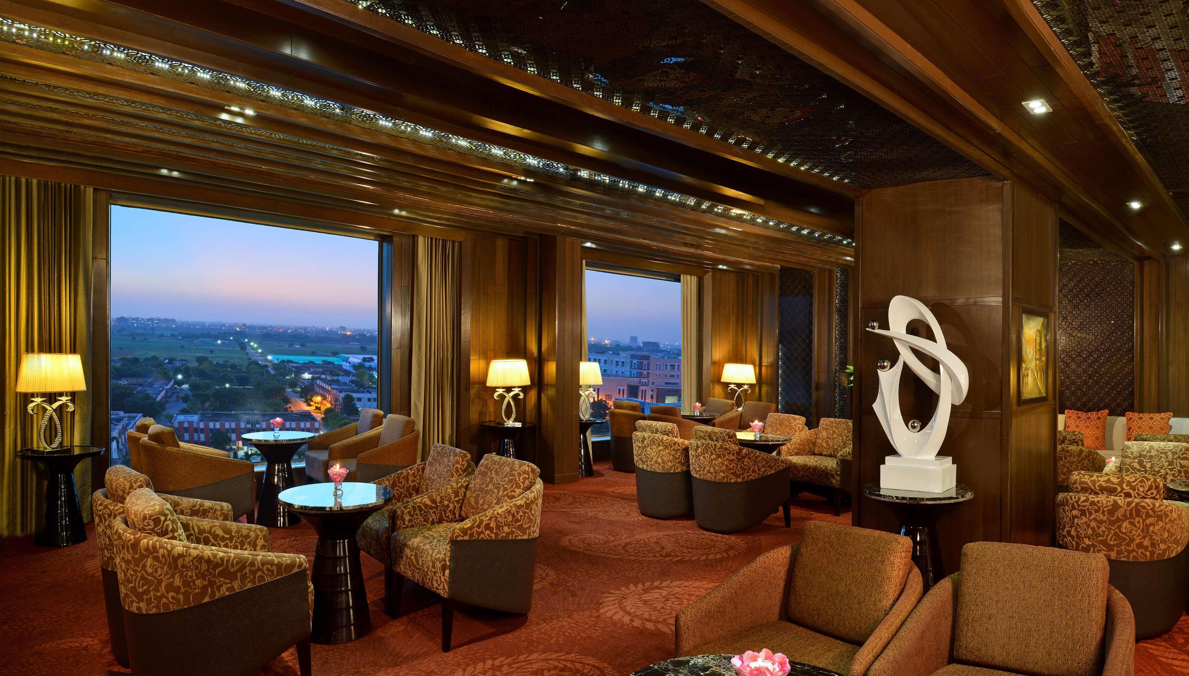 Radisson Blu Jaipur Hotel Ngoại thất bức ảnh