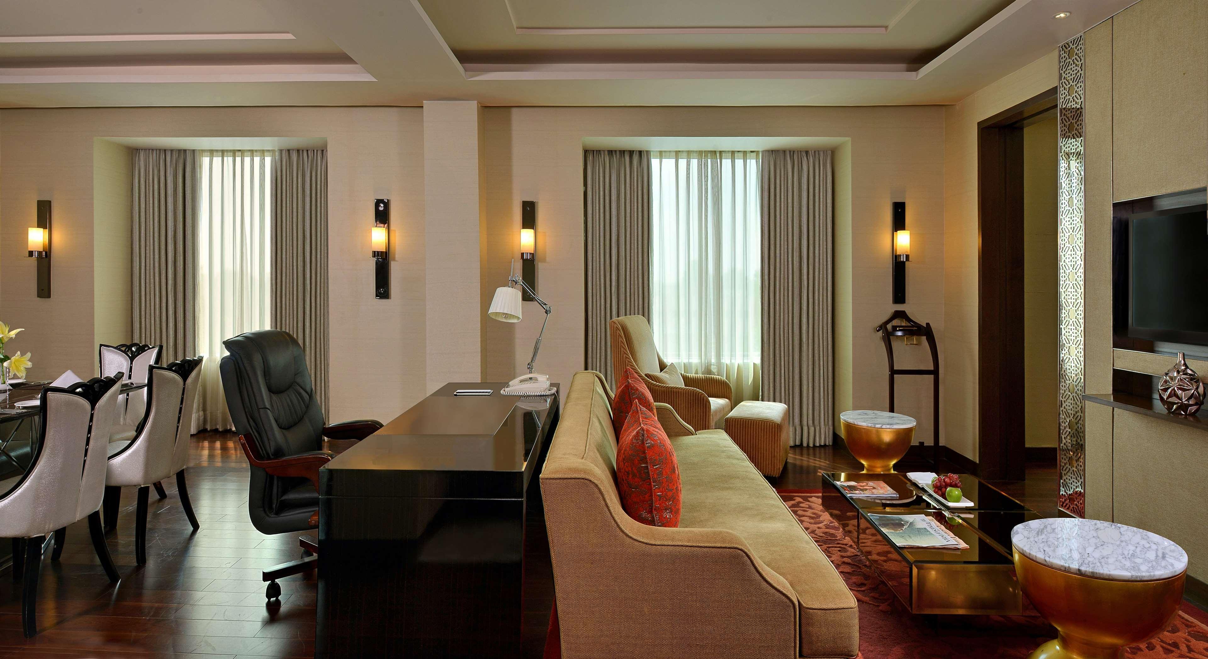 Radisson Blu Jaipur Hotel Ngoại thất bức ảnh
