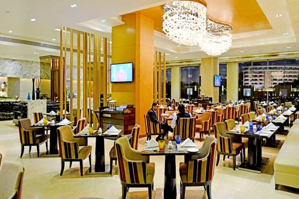 Radisson Blu Jaipur Hotel Ngoại thất bức ảnh