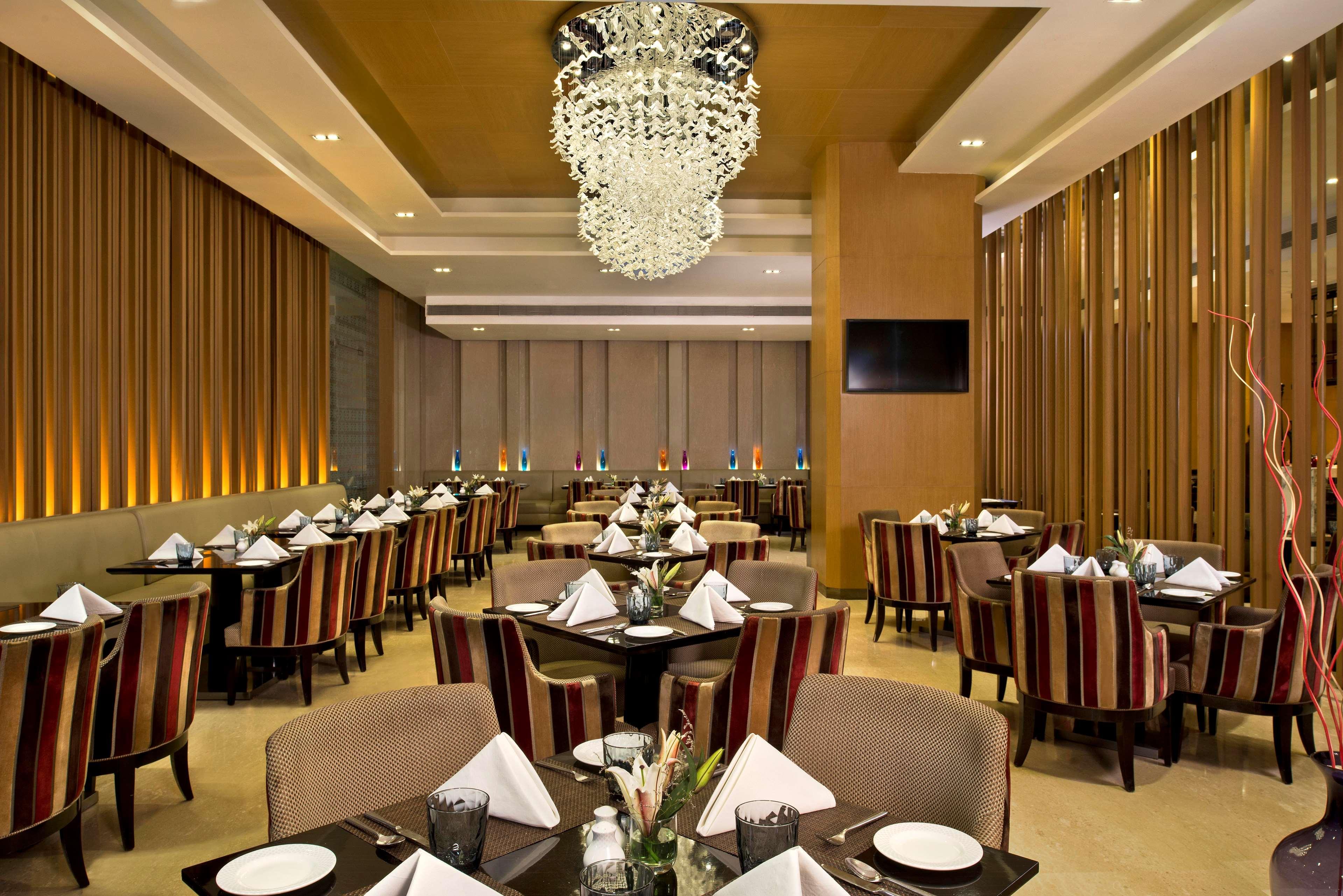 Radisson Blu Jaipur Hotel Ngoại thất bức ảnh