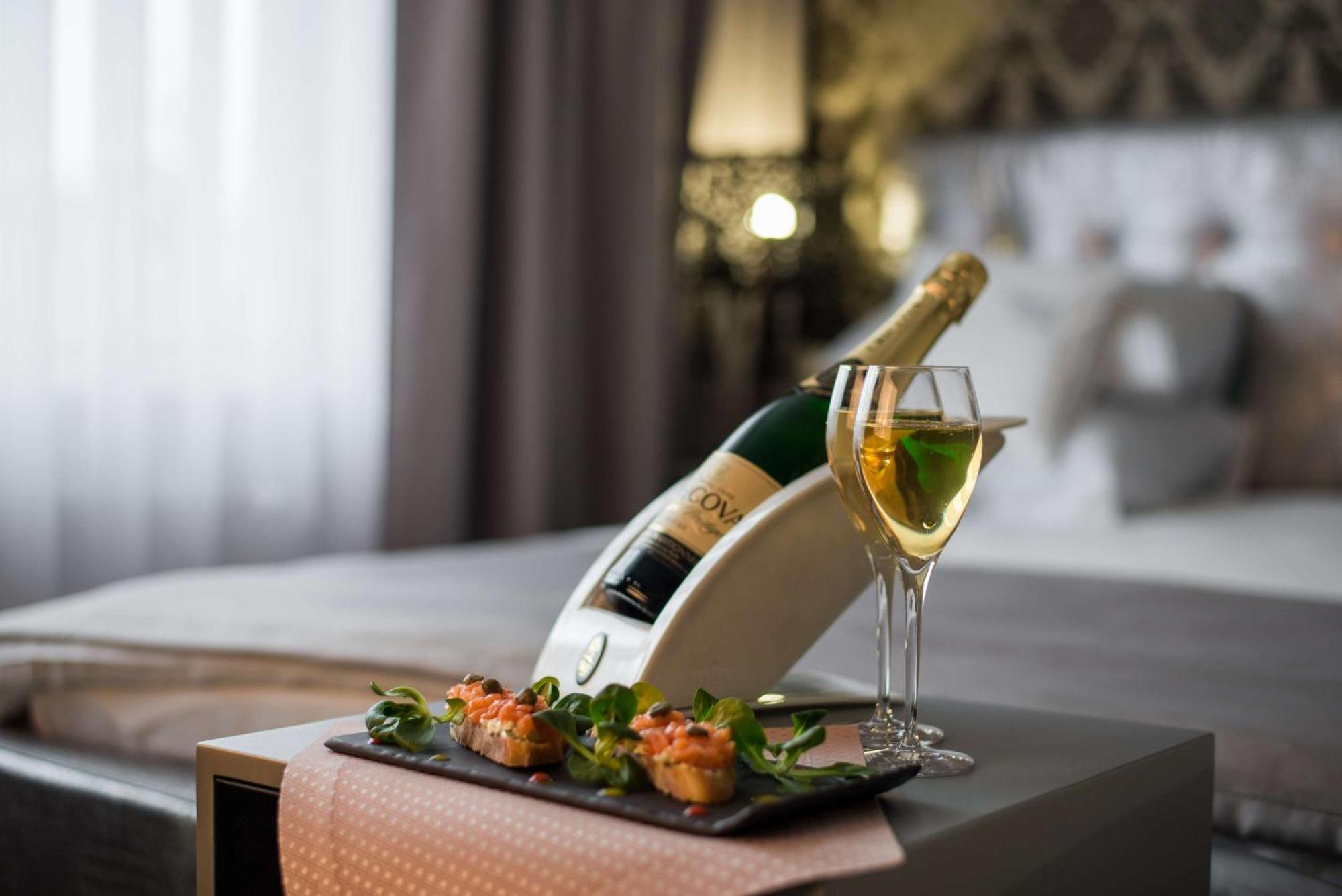 Radisson Blu Jaipur Hotel Ngoại thất bức ảnh