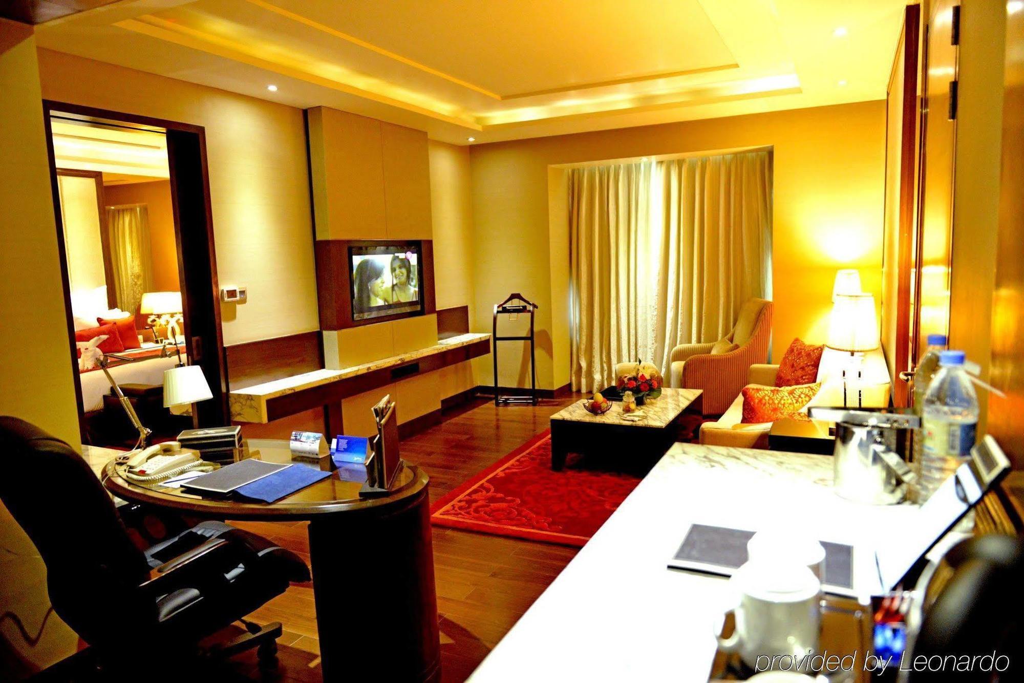 Radisson Blu Jaipur Hotel Phòng bức ảnh