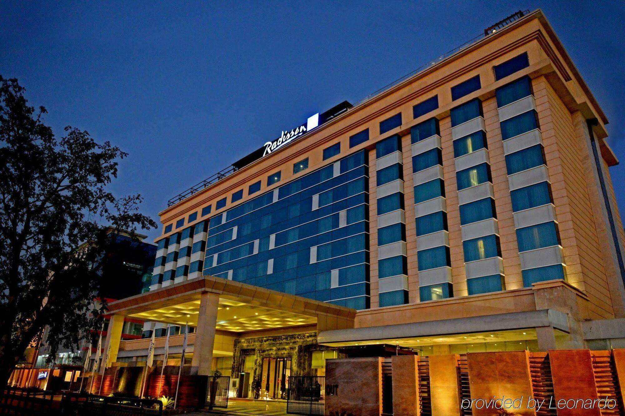 Radisson Blu Jaipur Hotel Ngoại thất bức ảnh